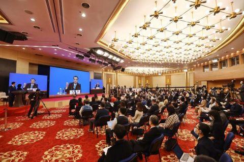 李克強：今年政府支出更多向民生領(lǐng)域傾斜，特別是義務(wù)教育和基本醫療