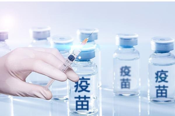 我國新冠疫苗累計接種近24億劑次，專(zhuān)家回應熱點(diǎn)問(wèn)題